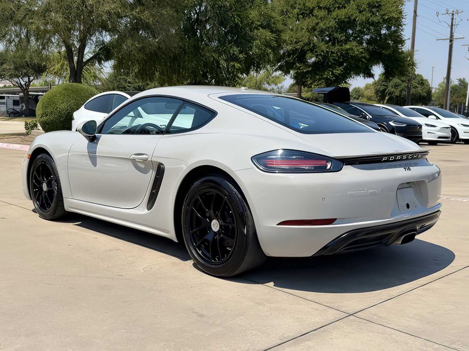 Porsche 718 Cayman      2019