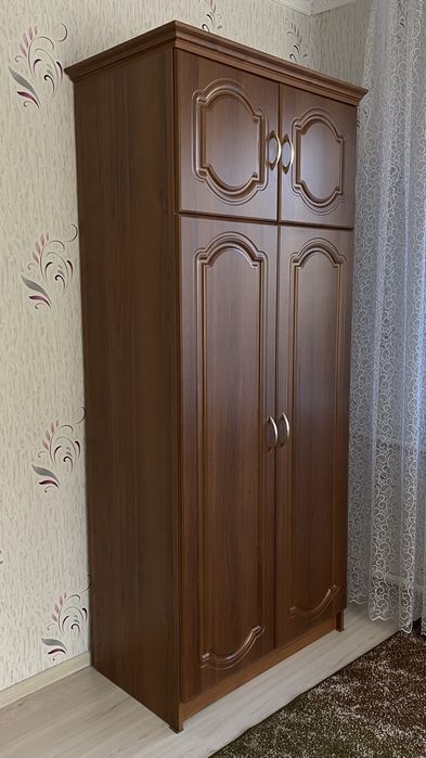 Шафа в наявності 2 штуки по 3600грн за 1 шт.