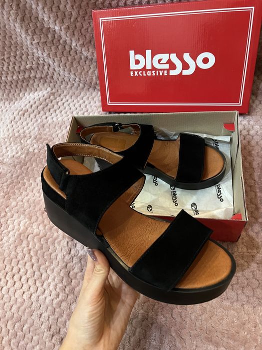 Босоніжки натуральний замш 40