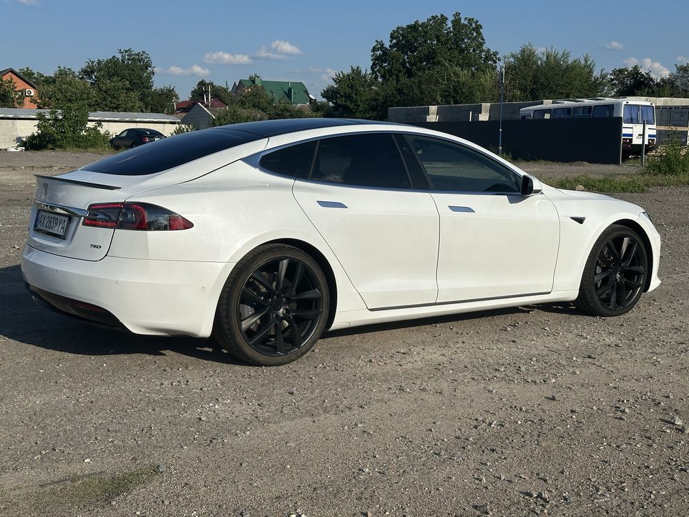 Tesla Model S Dual Motor 75D 2018