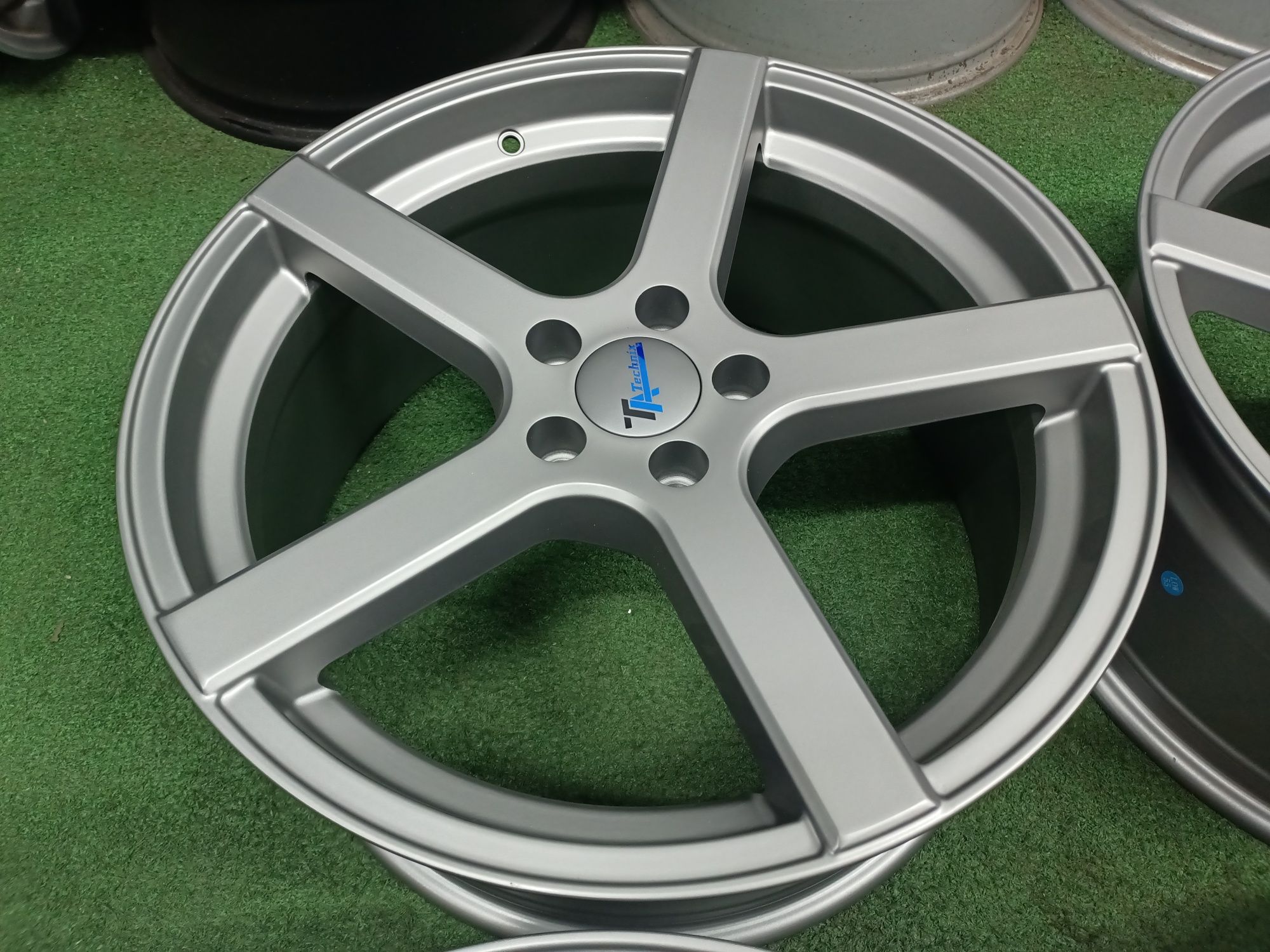 19" felgi 5x112 et42 VW Passat B7 B8 Alltrack Arteon Tiguan R-line