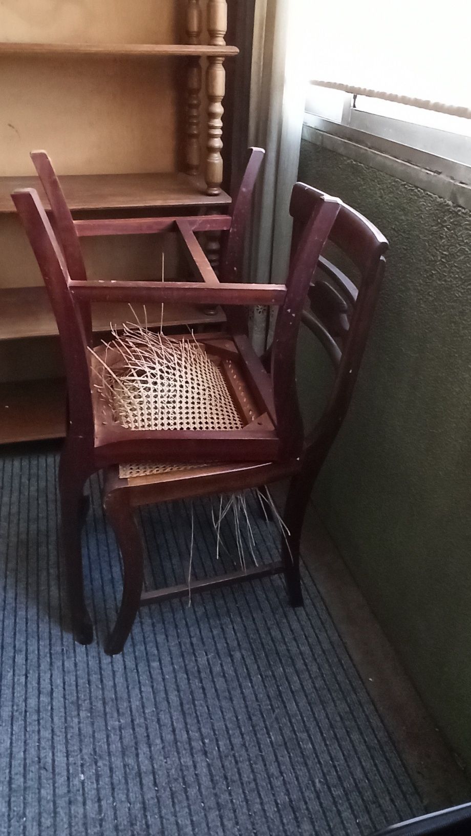 4 cadeiras antigas