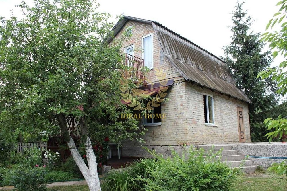 Продам двоповерховий дачний будинок поблизу с.Блиставиця