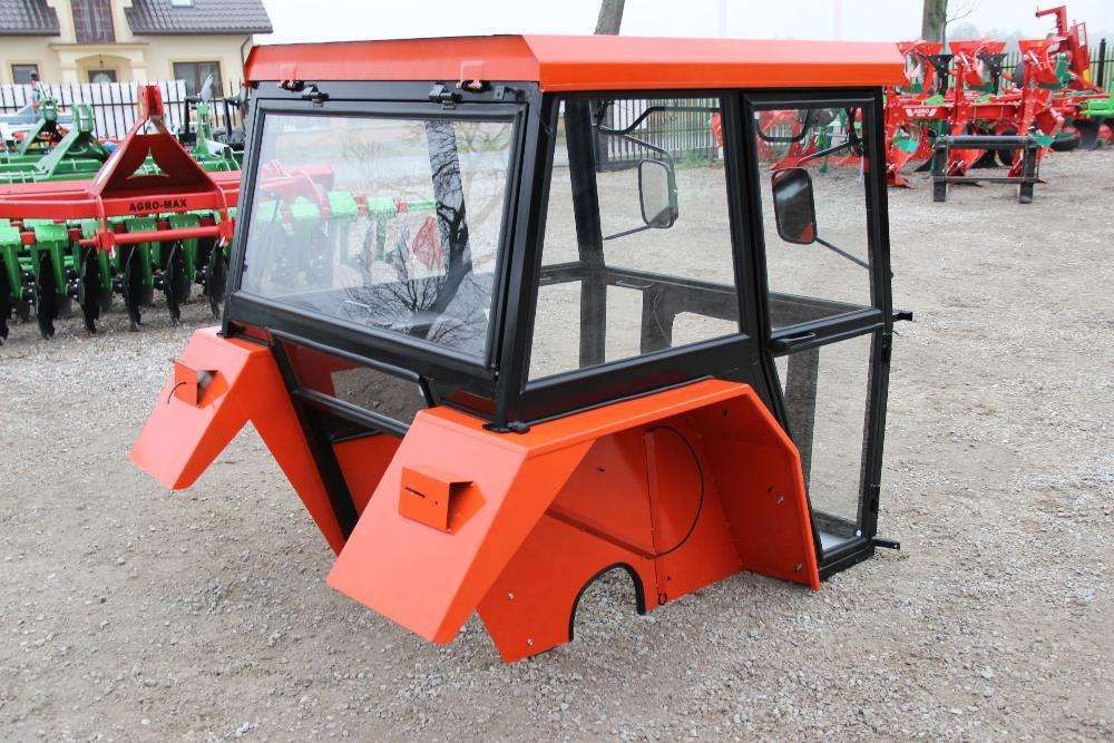 Kabina ciągnikowa kabina do ciągnika C-360 z błotnikami standard