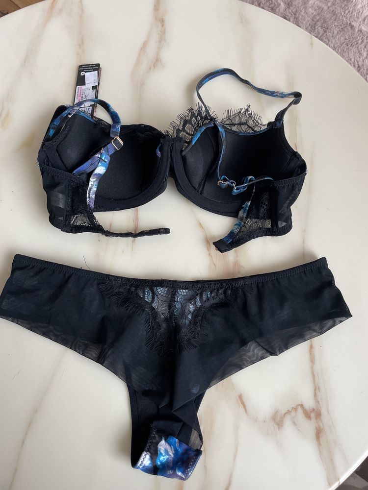 Biustonosz nowy 65D biustonosz jedwabny brytyjskiej firmy Gossard