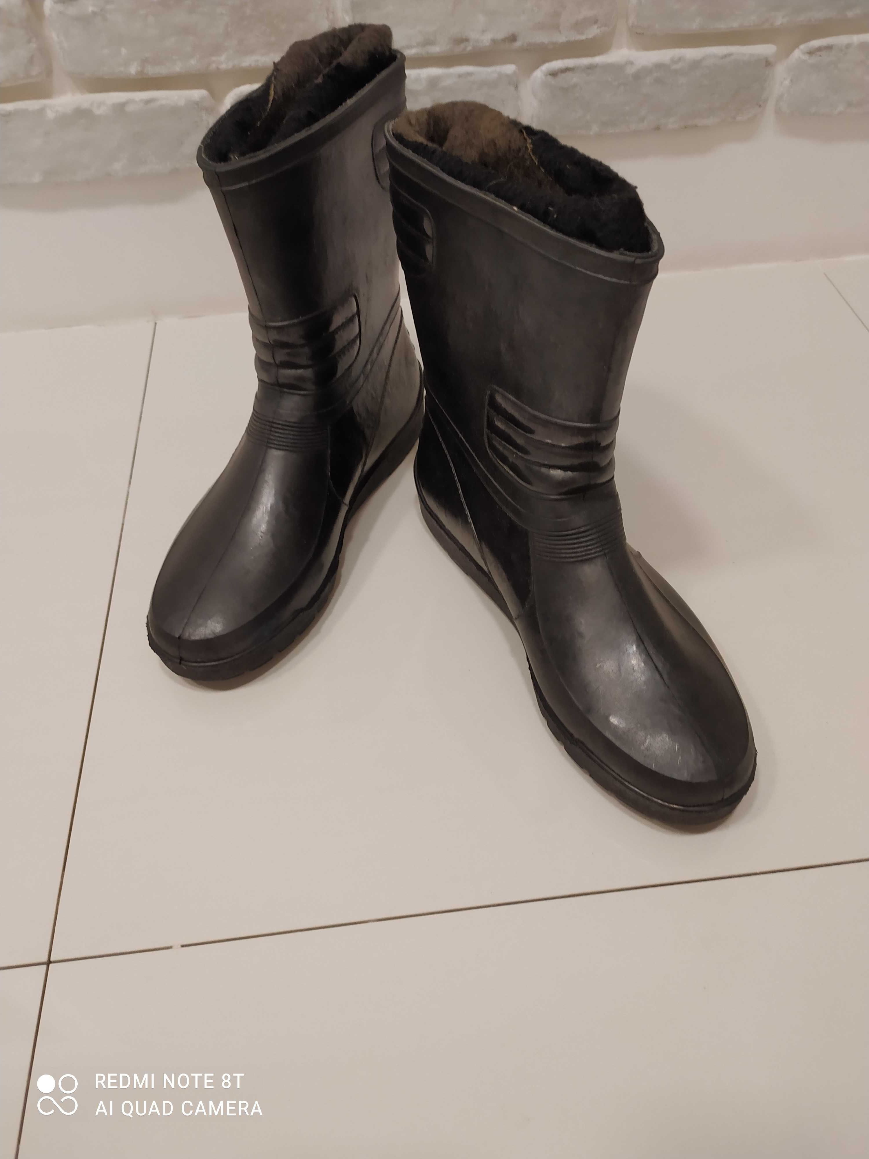 Продам мужские резиновые сапоги ( ботинки)