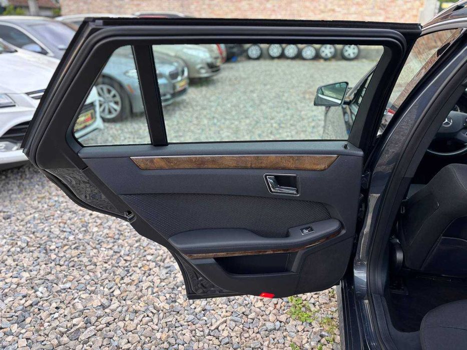 Mercedes-Benz E-Class 2010, 1.8 бензин, коробка передач автомат.