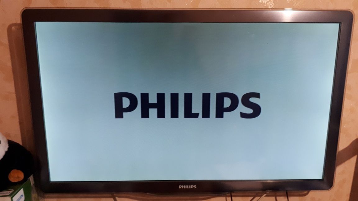 Продам телевизор Philips 40 PFL 7605 H/12