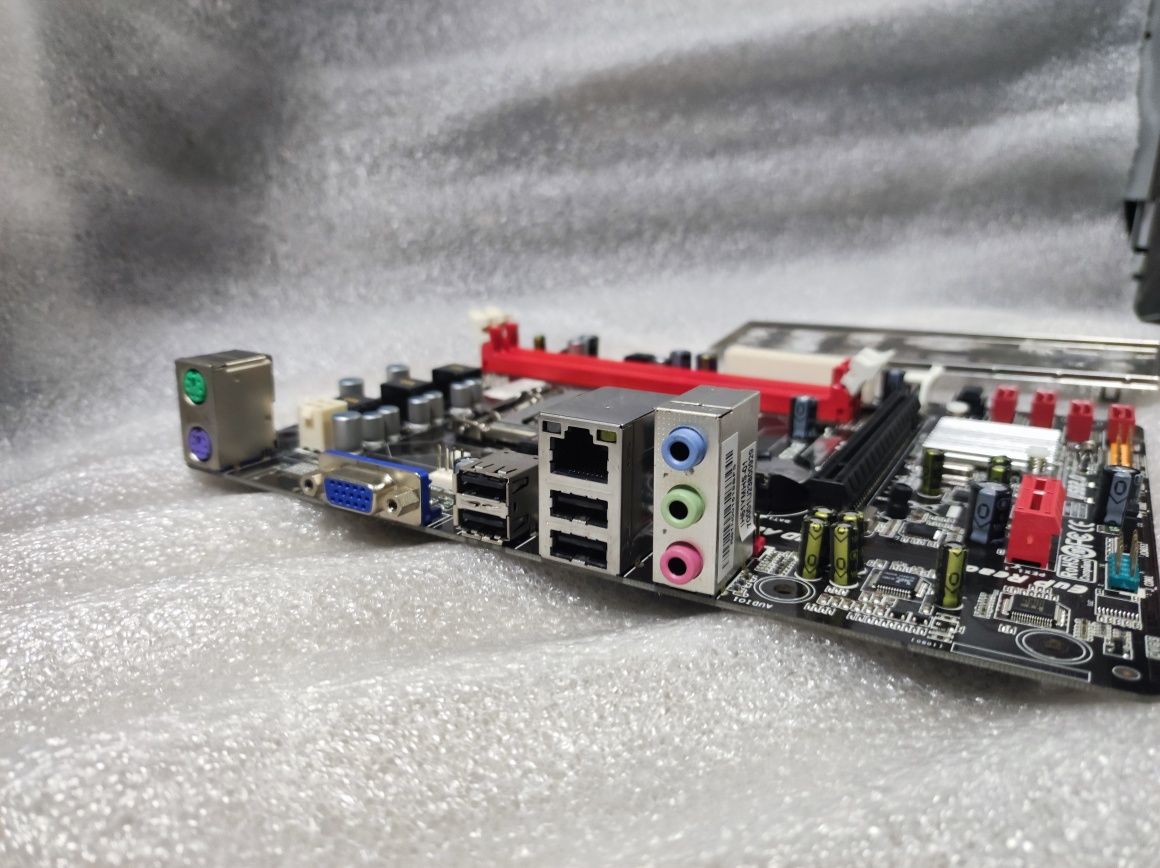 Материнські плати Biostar H61MGV VER:7.0/H61GV3 VER:7.1 S1155 PCIe3.0!