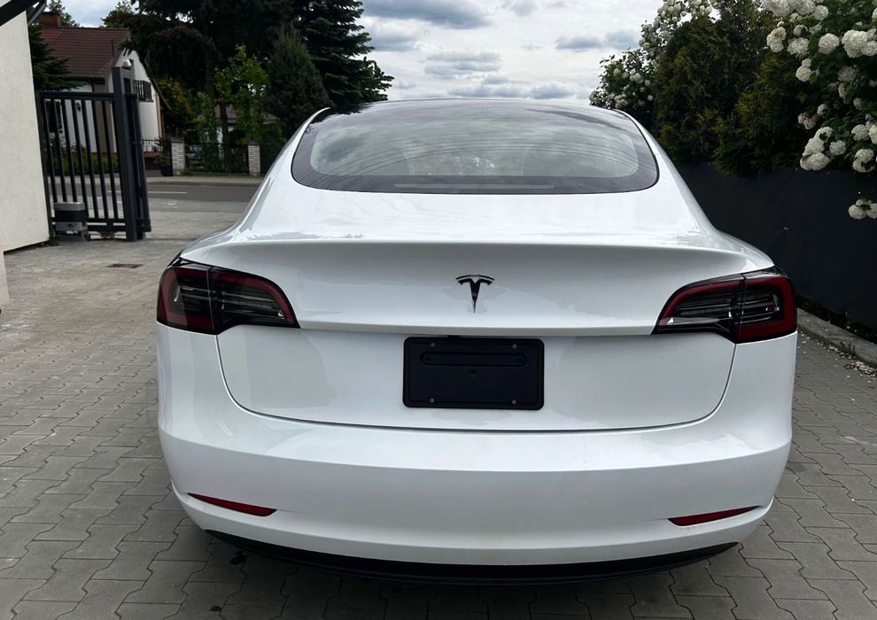 Tesla Model 3 2023