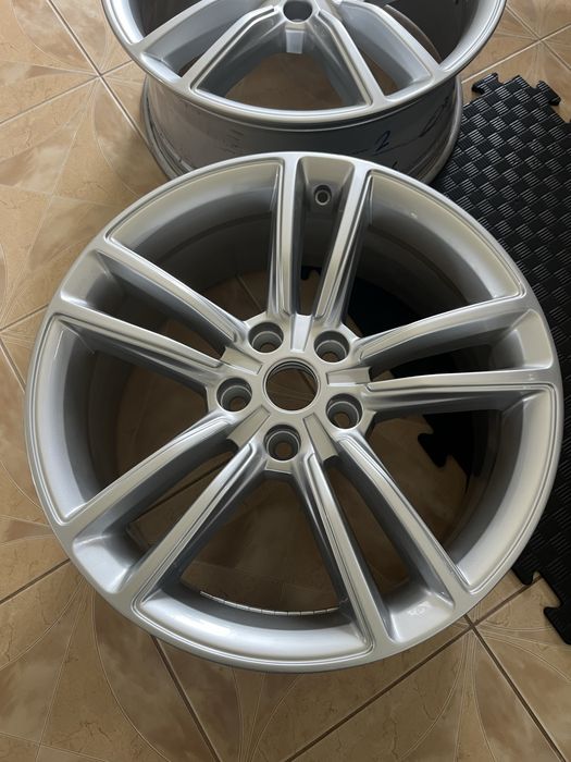 Диски 2 Tesla S R19
