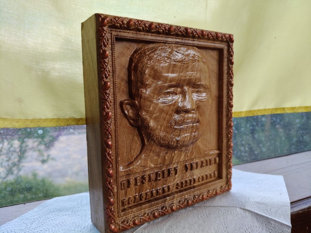 Ваш портрет на дереві.На прикладі портрета Президента України. 3D.Дуб.