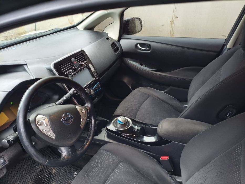 Аренда авто Нисан лиф 2013 р Брендирование