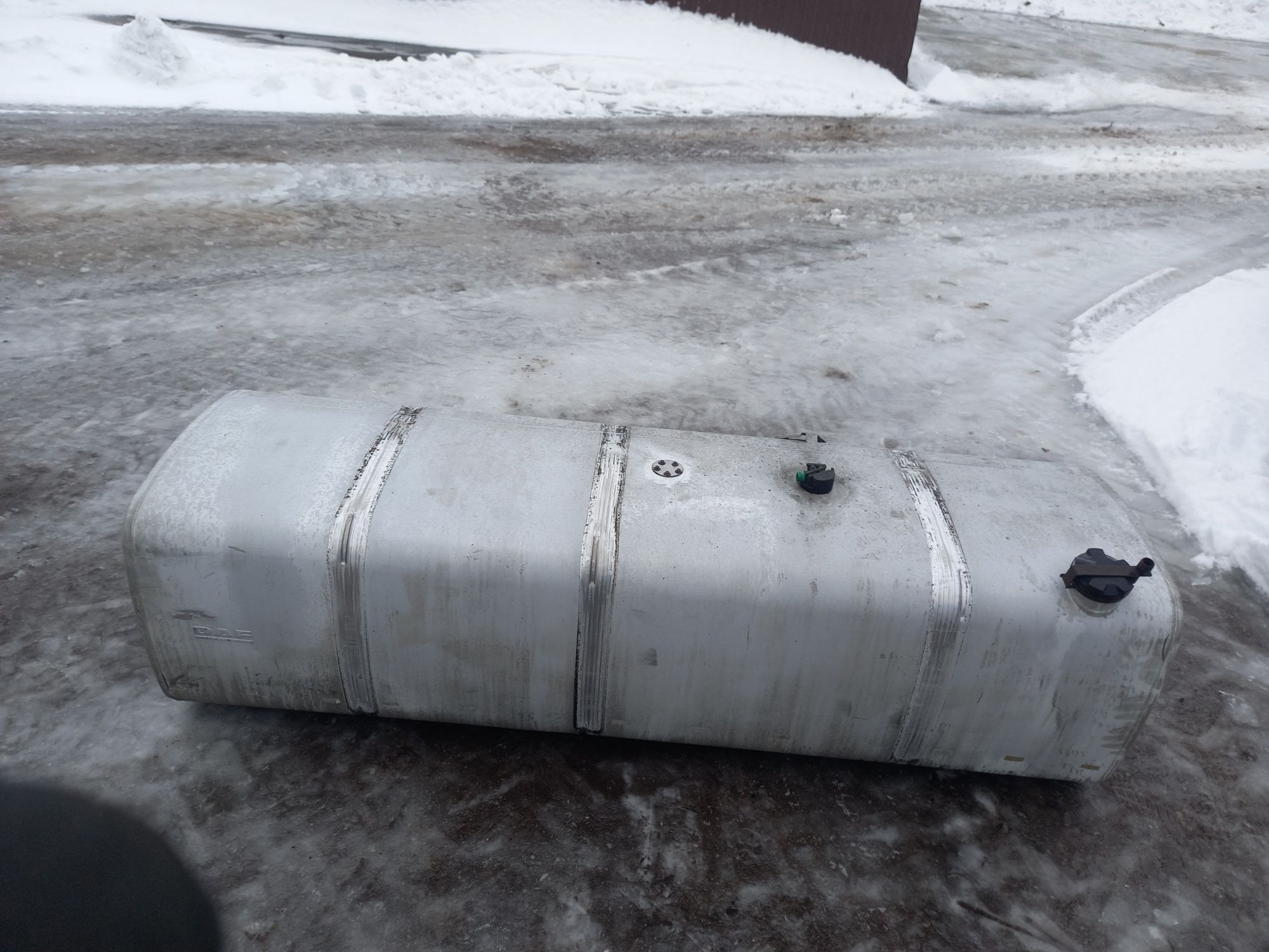 Продам Бак на 870л.DAF.або обміняю на менший..