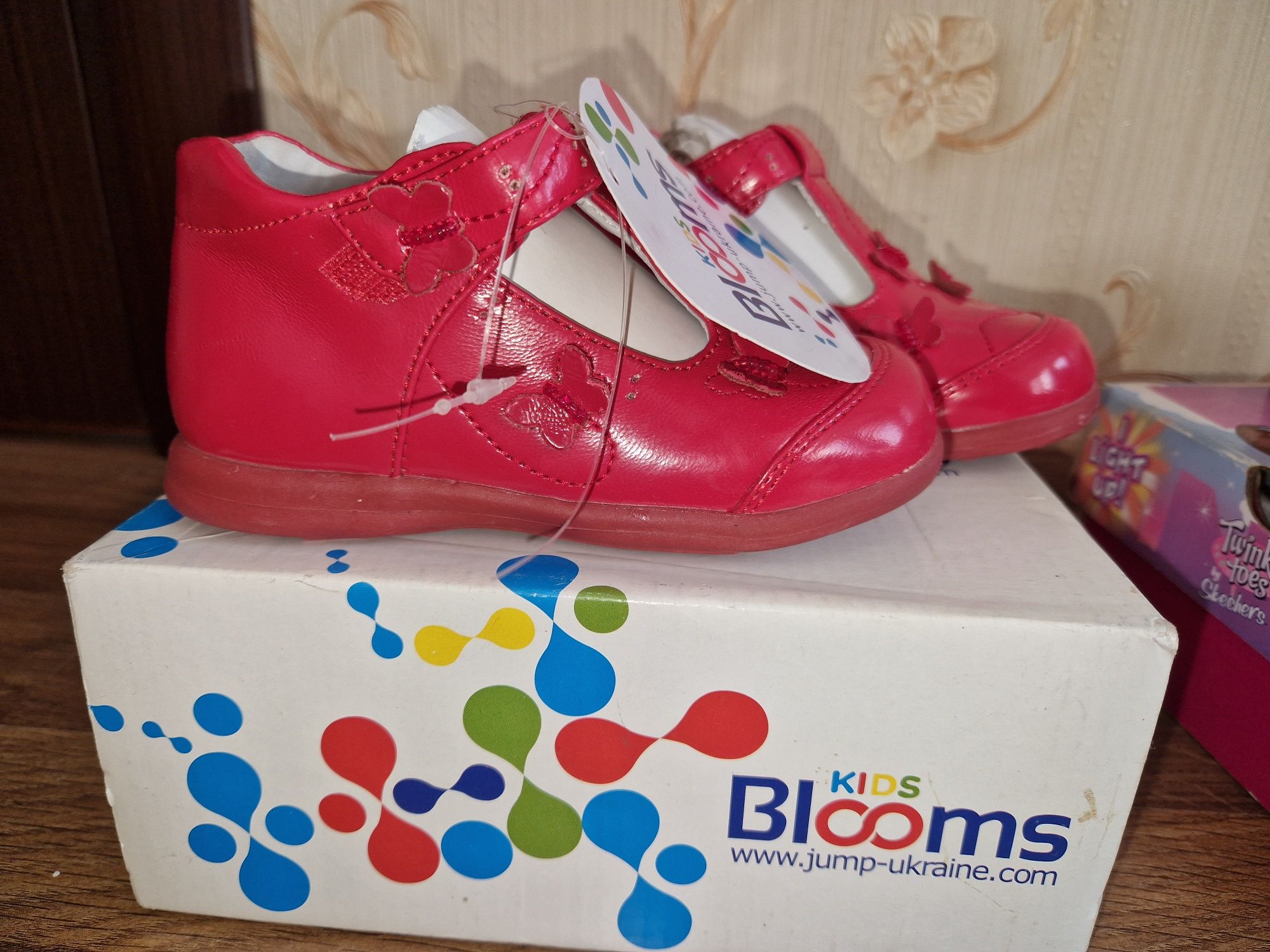 skechers 24  туфлі Blooms 23 на дівчинку 23-24 розмір