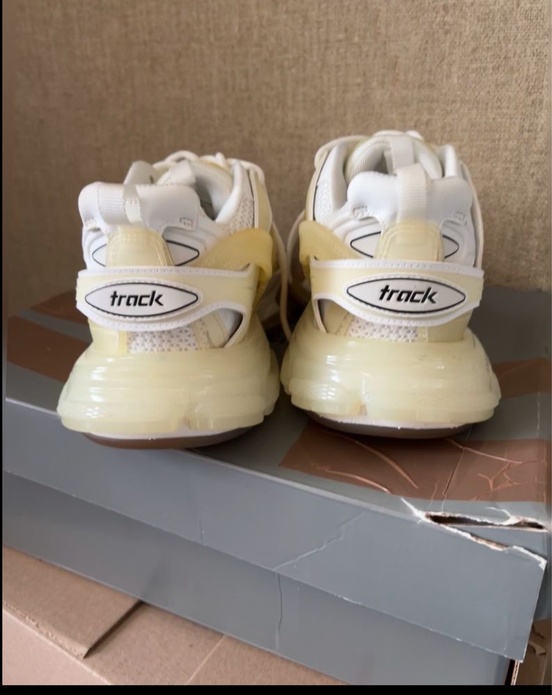balenciaga track clear sole original
