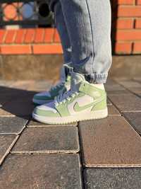 Кросівки Nike Air Jordan 1 Retro Mid "Light Green" (36)