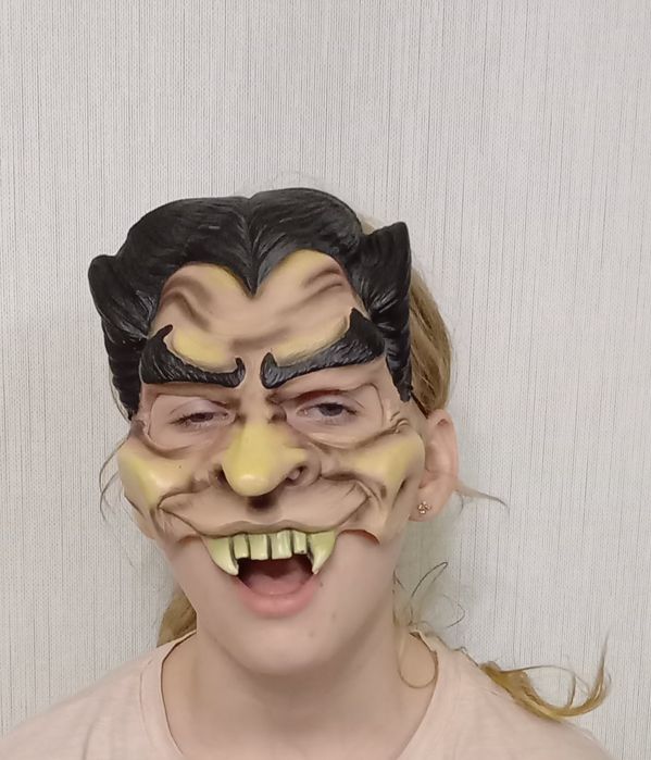 Маска карнавальная