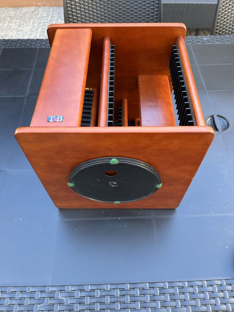 Movél rotativo para CDs