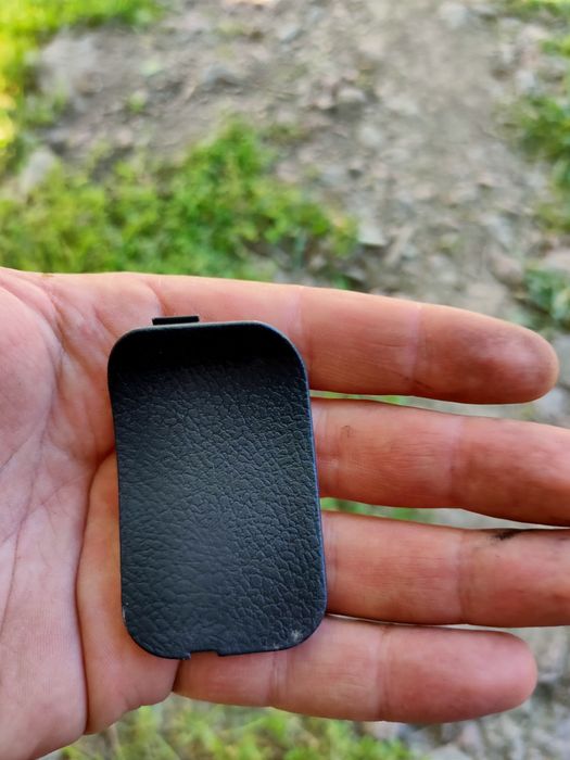 Продам заглушку на руль Тойота Королла Е 150.