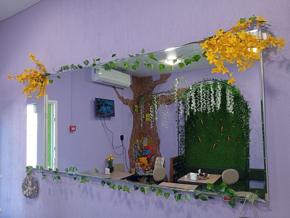 Продам меблі та обладнання для кав'ярні