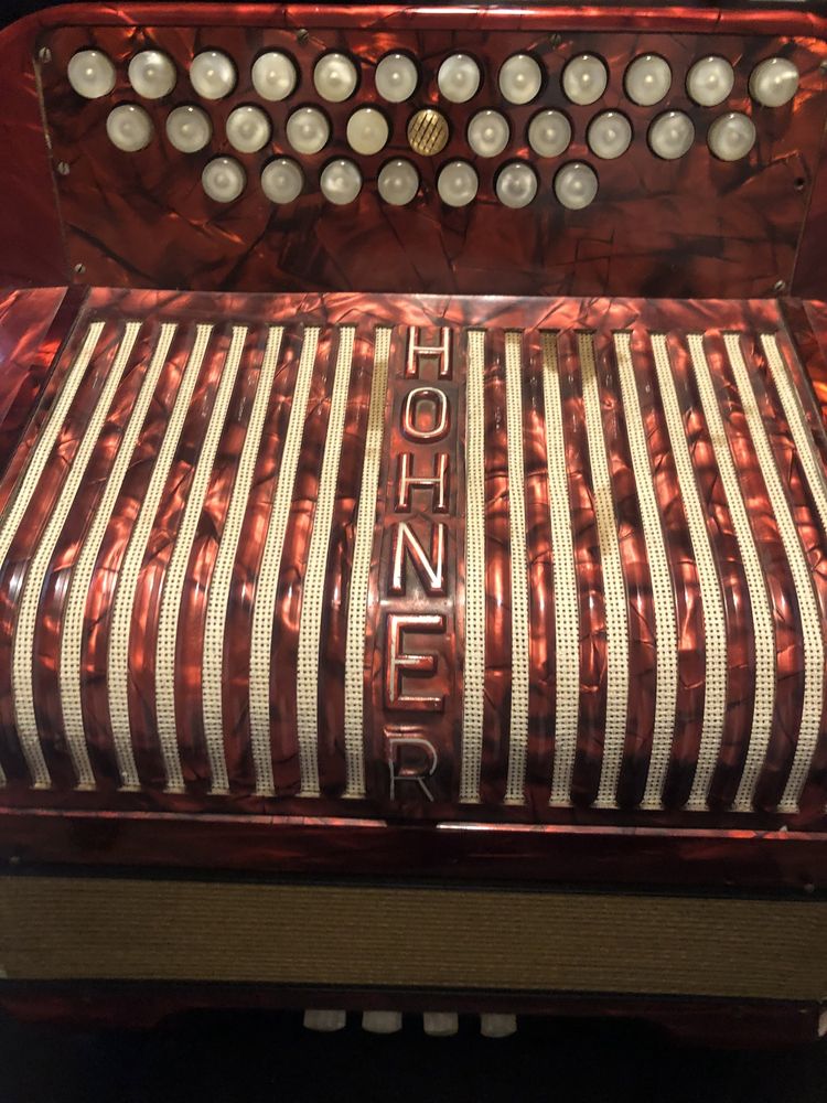 Hohner Club II + Correia.