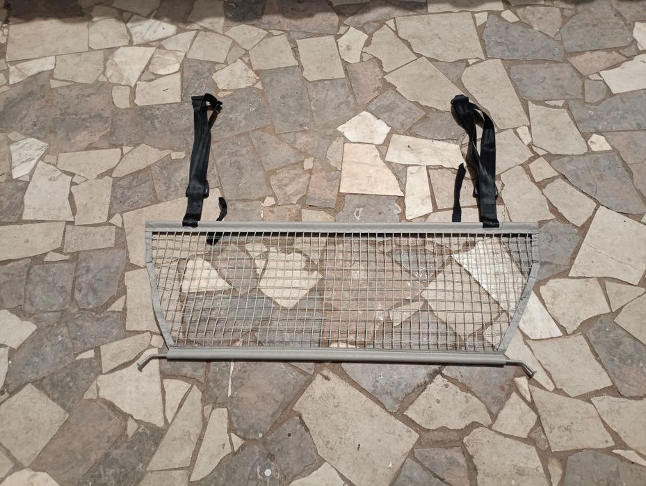 Separador para bagageira do Mercedes