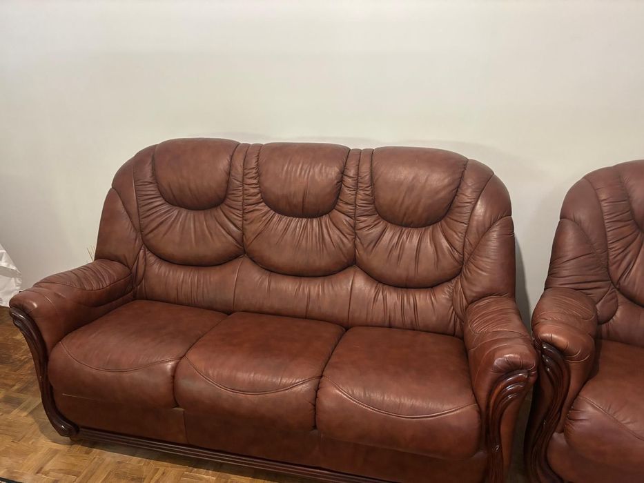 Sofá e Poltronas de Pele Autêntica em Perfeito estado