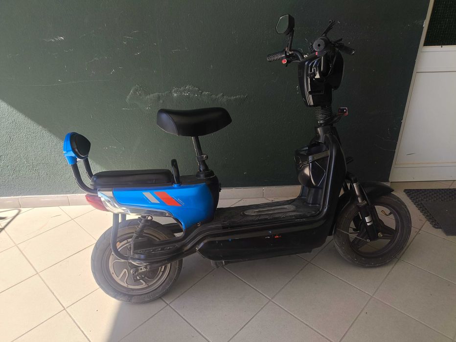 Scooter elétrica