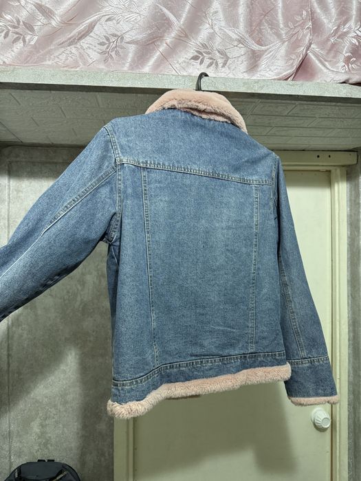 Продам теплу жіночу джинсовку