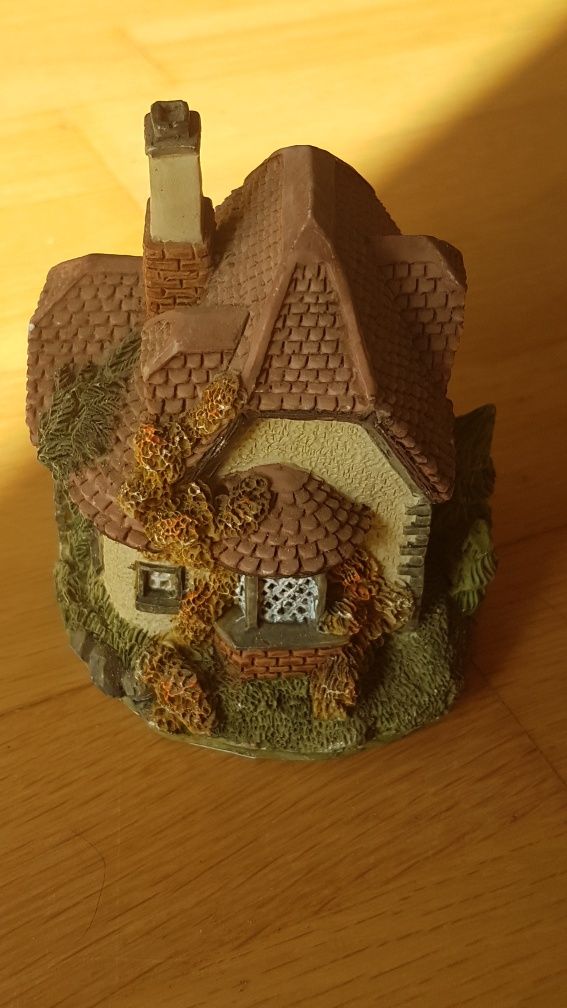 Miniaturowy domek Academy