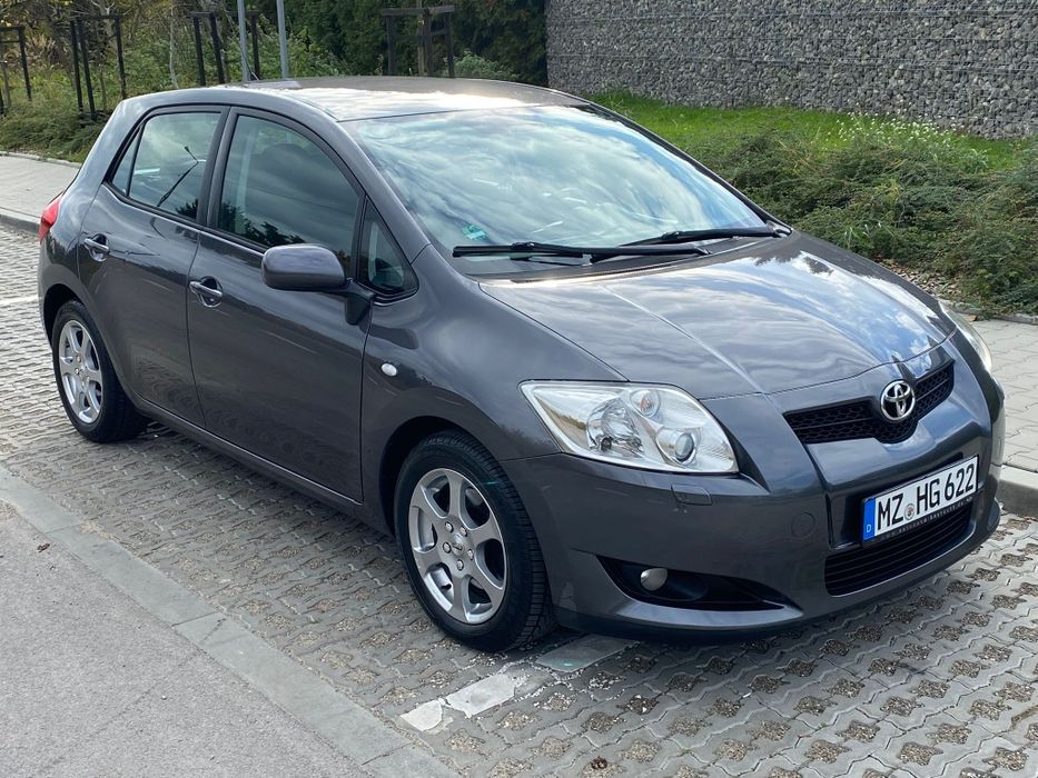 TOYOTA AURIS 2.0 D4D diesel 124km niskie spalanie 5l on  z Niemiec
