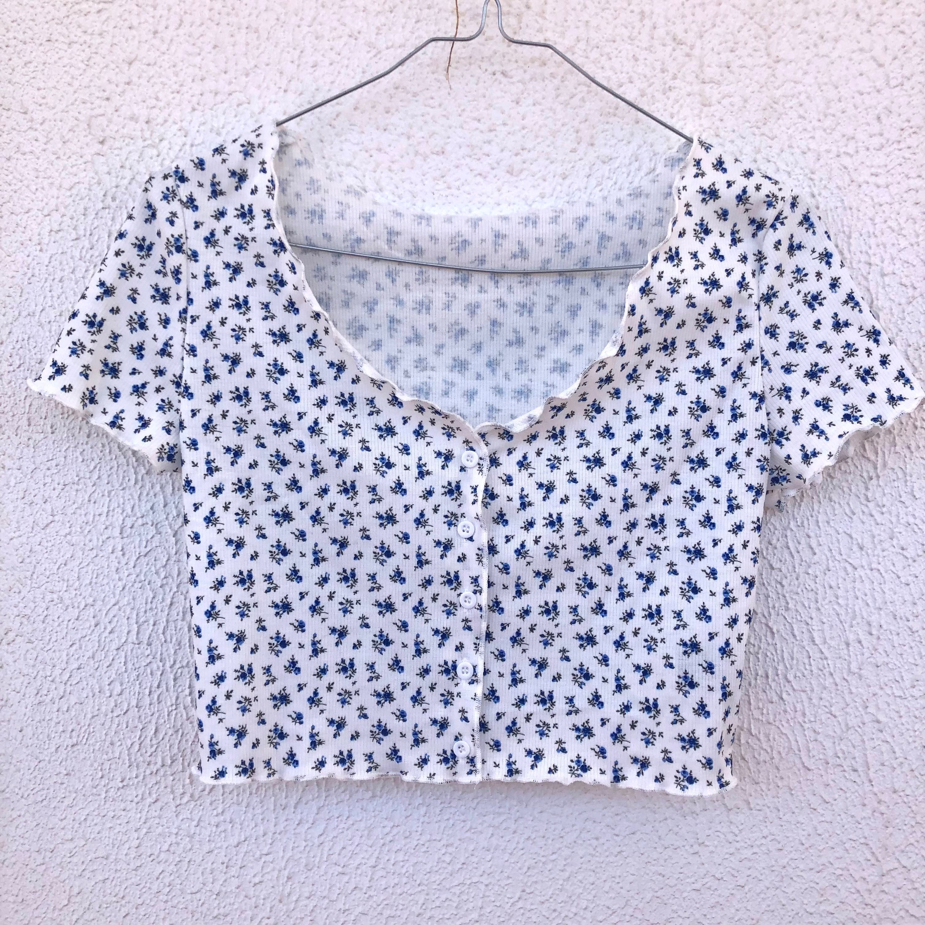Top manga curta branco com flores Shein XS