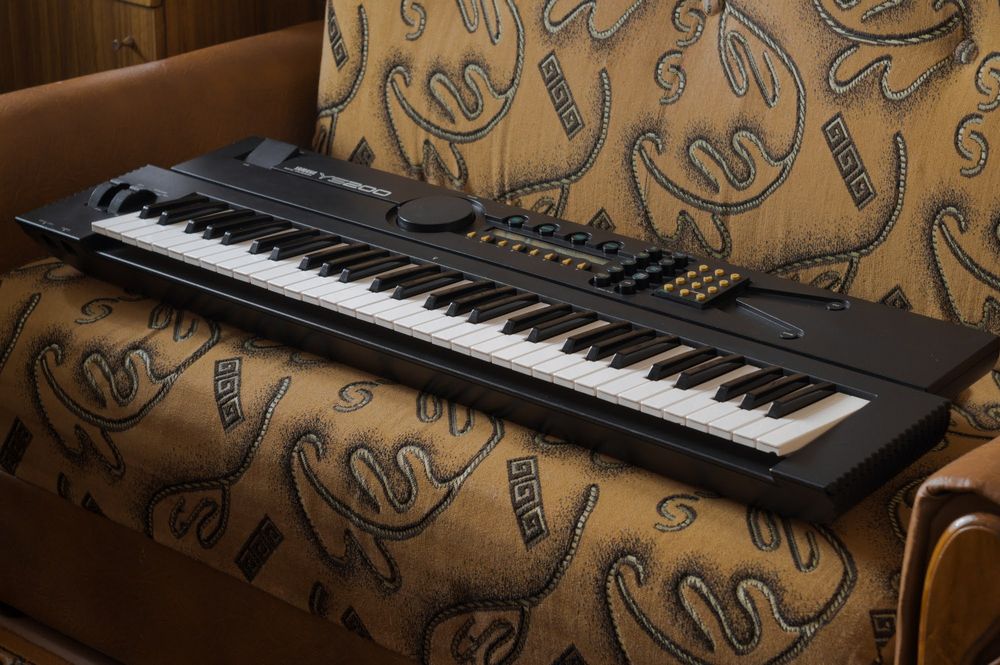 Yamaha YS200 (1988 Japan) FM + DSP + Seq Synth + БОНУС