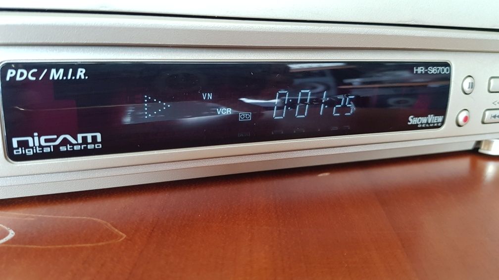 JVC Video SVH-S HR-S6700 S/comando.