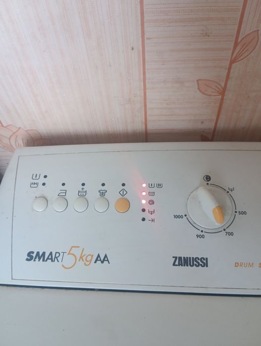 Продам стиральную машинку.