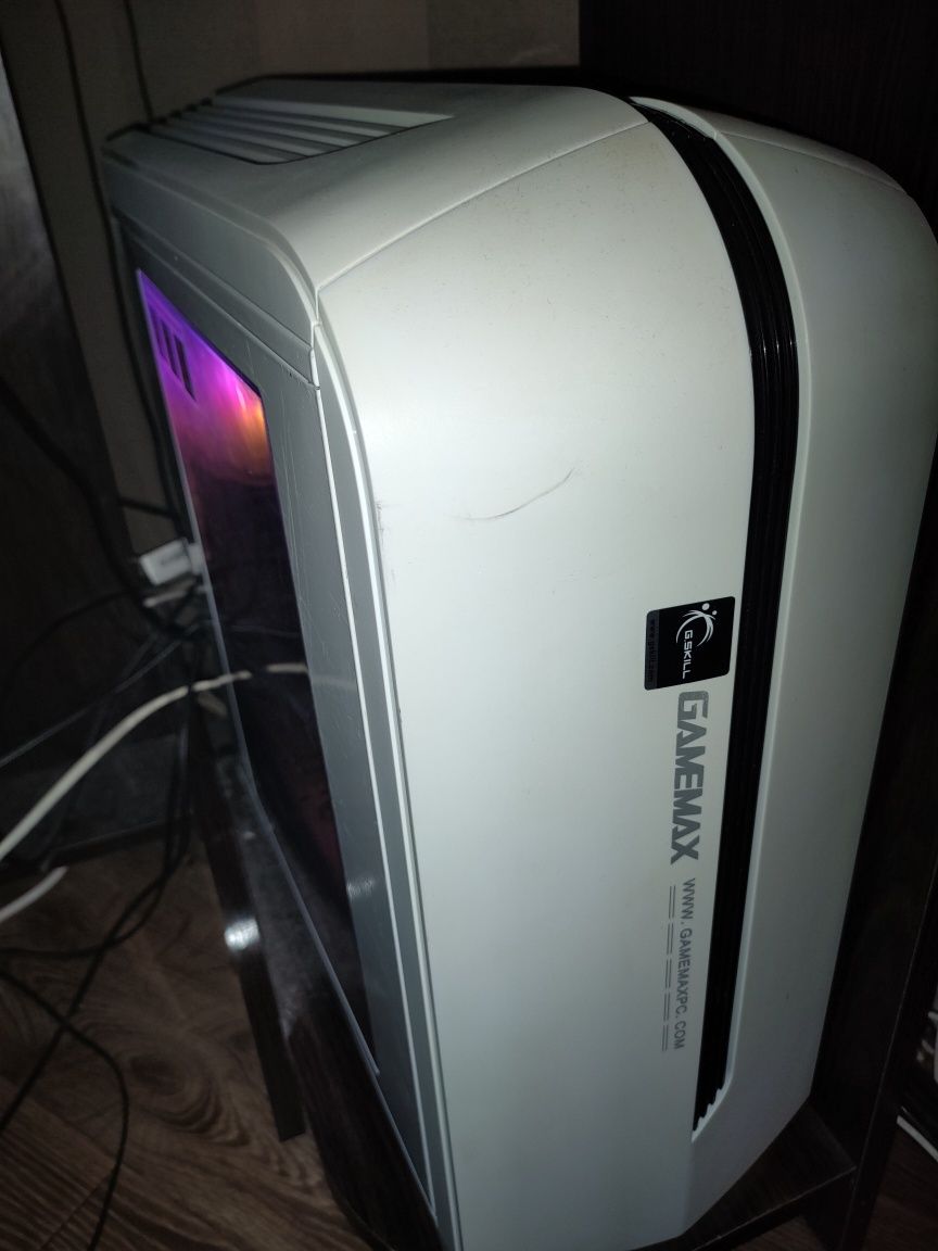 Компьютер с монитором MSI 24' 75hz gpu 1080 Ryzen 3600 16 ОЗУ