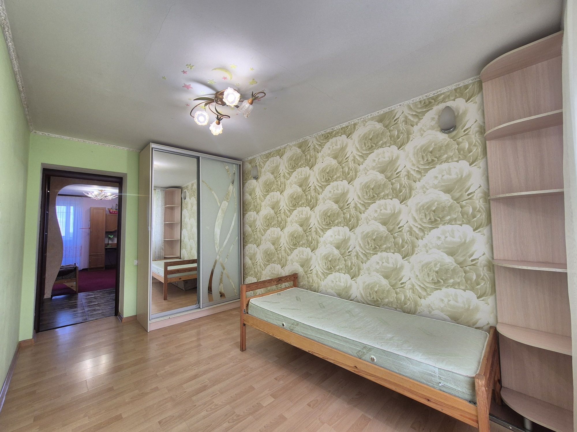 Продам 4 к квартиру по Незалежності 2 , 94 м²