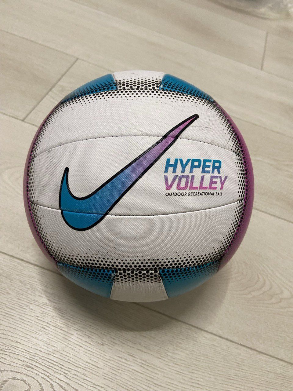 Продам волейбольный мяч Nike