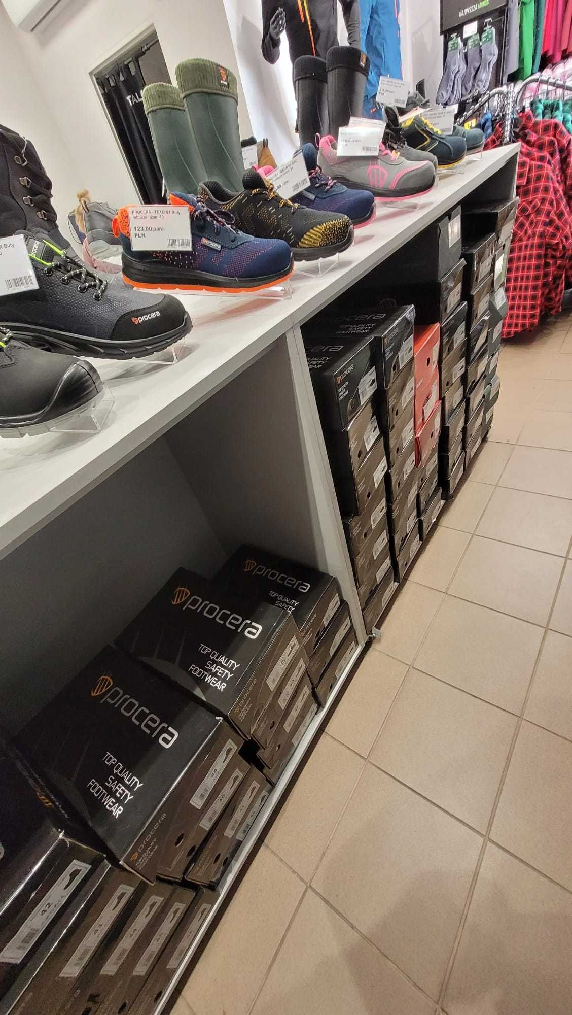 Regał skrzynia na kółkach wystawka ekspozycja produktów ekspozycyjna