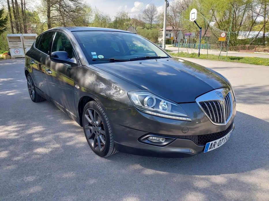 Lancia Delta otwierana panorama, pół skóra, LED, alu 18, ładny stan