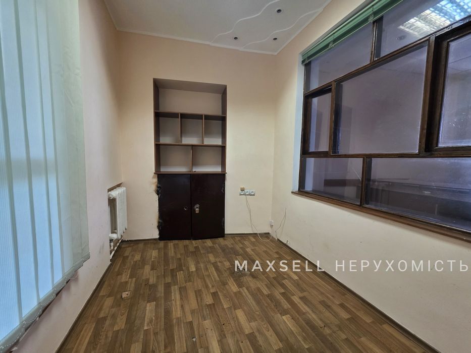 Здам окремий офіс 124 м² на вул. Сірка