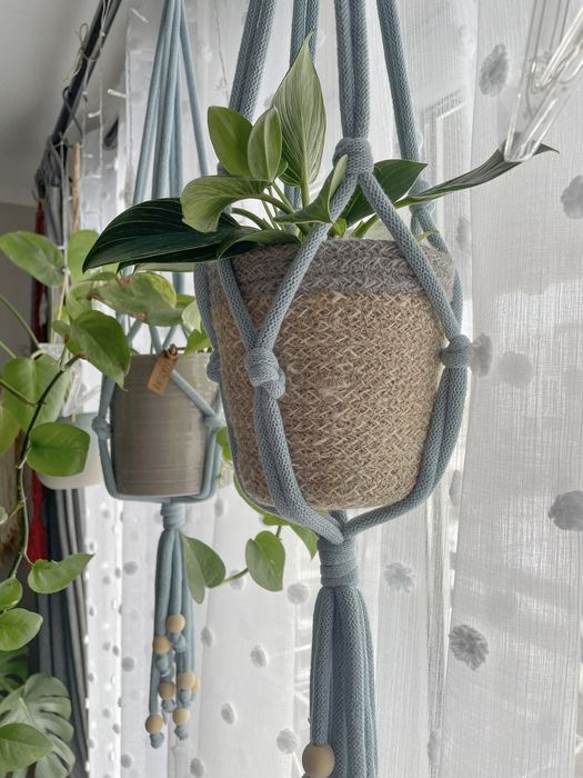 Kwietnik makramowy girlanda korale na kwiatka