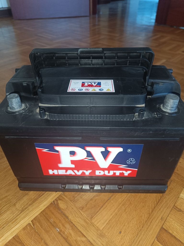 Bateria de carro pv 12 v