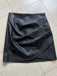 Skórzana spódnica ekoskóra damska mini włoska czarna