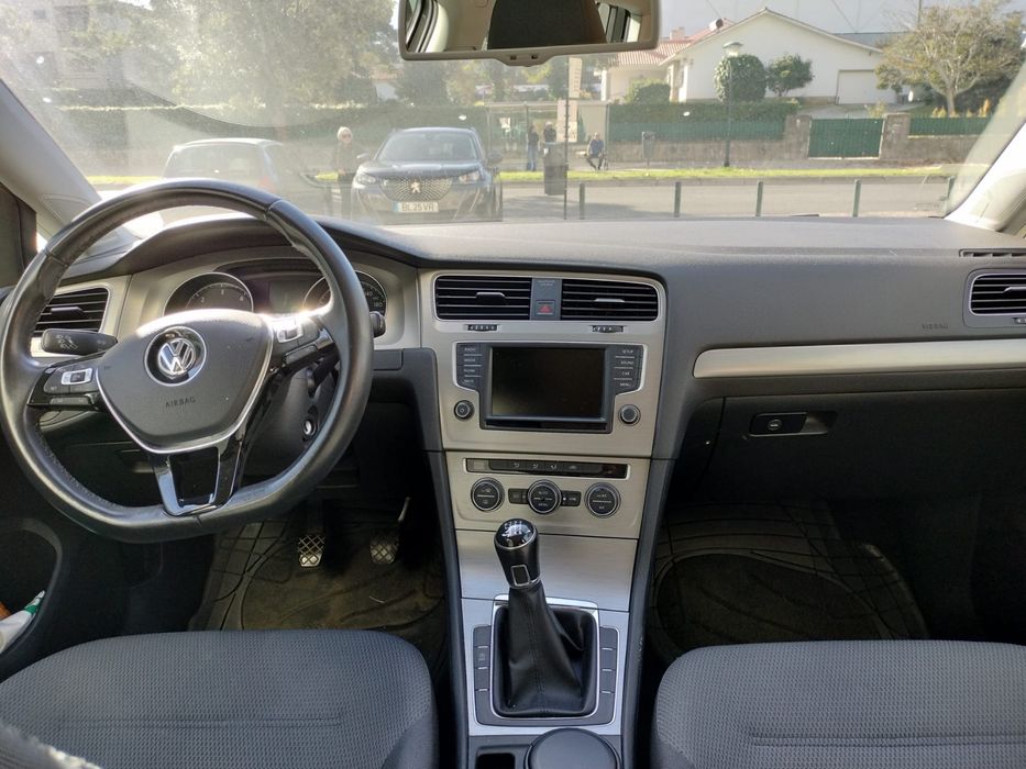 Volkswagen GOLF 1.6 TDI Confortline Bluemotion cx6 5P Cinza