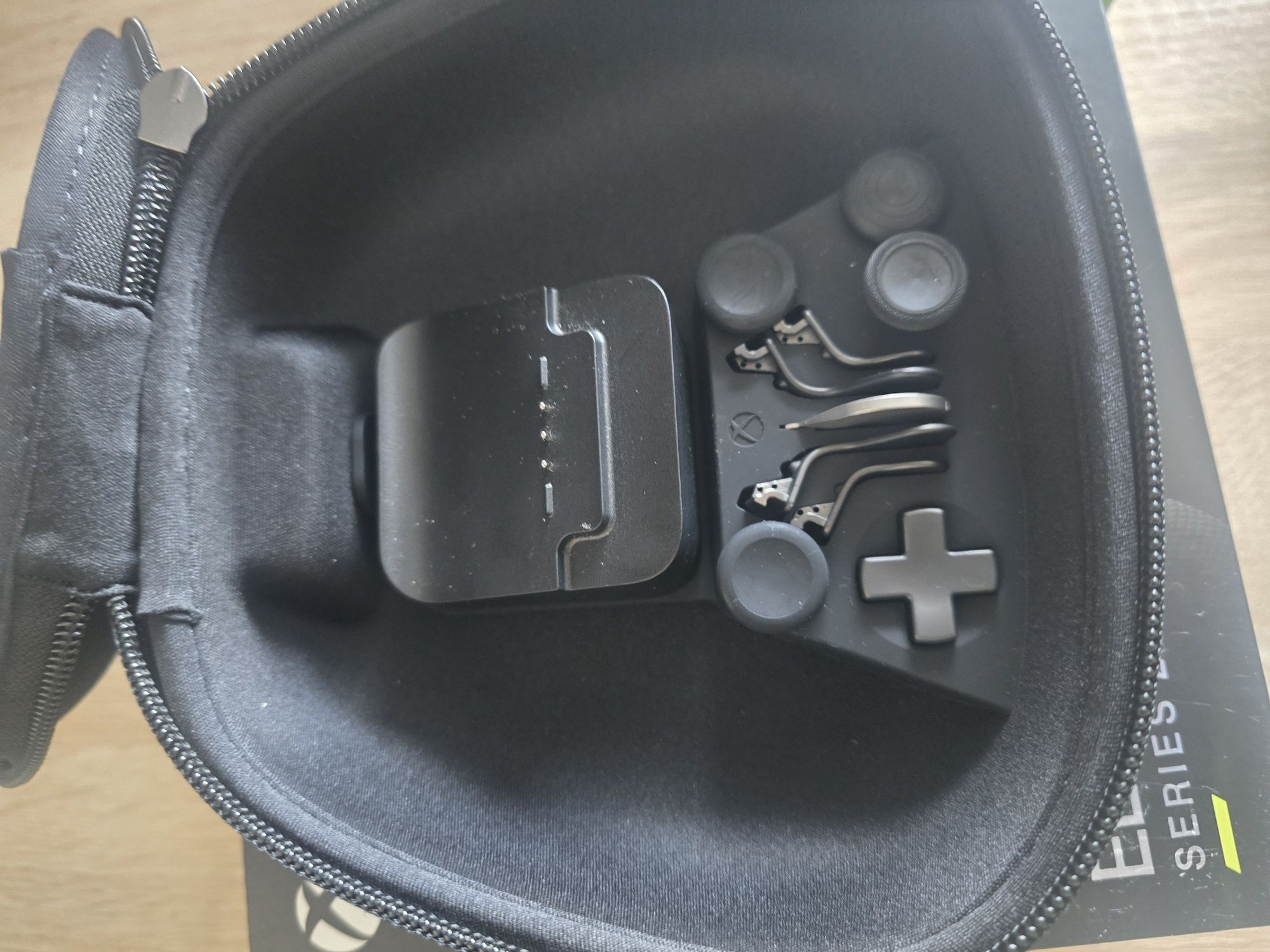 Kontroler Microsoft Xbox Elite Series 2 Czarny Jak nowy Gwarancja