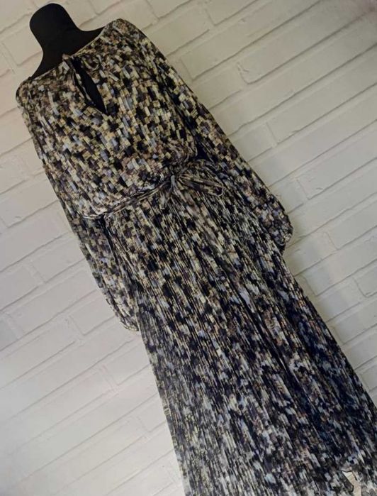 Довга нарядна сукня пліссе бренд TU розмір 24