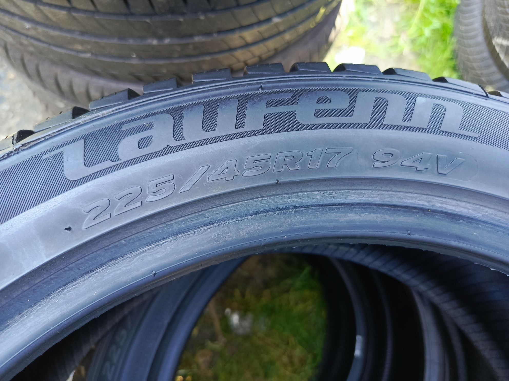 Sprzedam bardzo ładne opony 225/45 r17