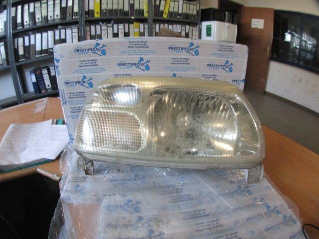 Farol Far1596 SUZUKI GRAND VITARA 1 BREAK 1999 2.0TDI 90CV 5P PRETO DRT H4 KOITO